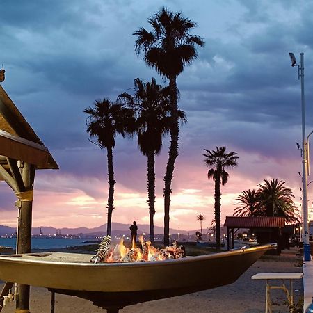 Playa 45, First Line Beach House Malaga Bagian luar foto
