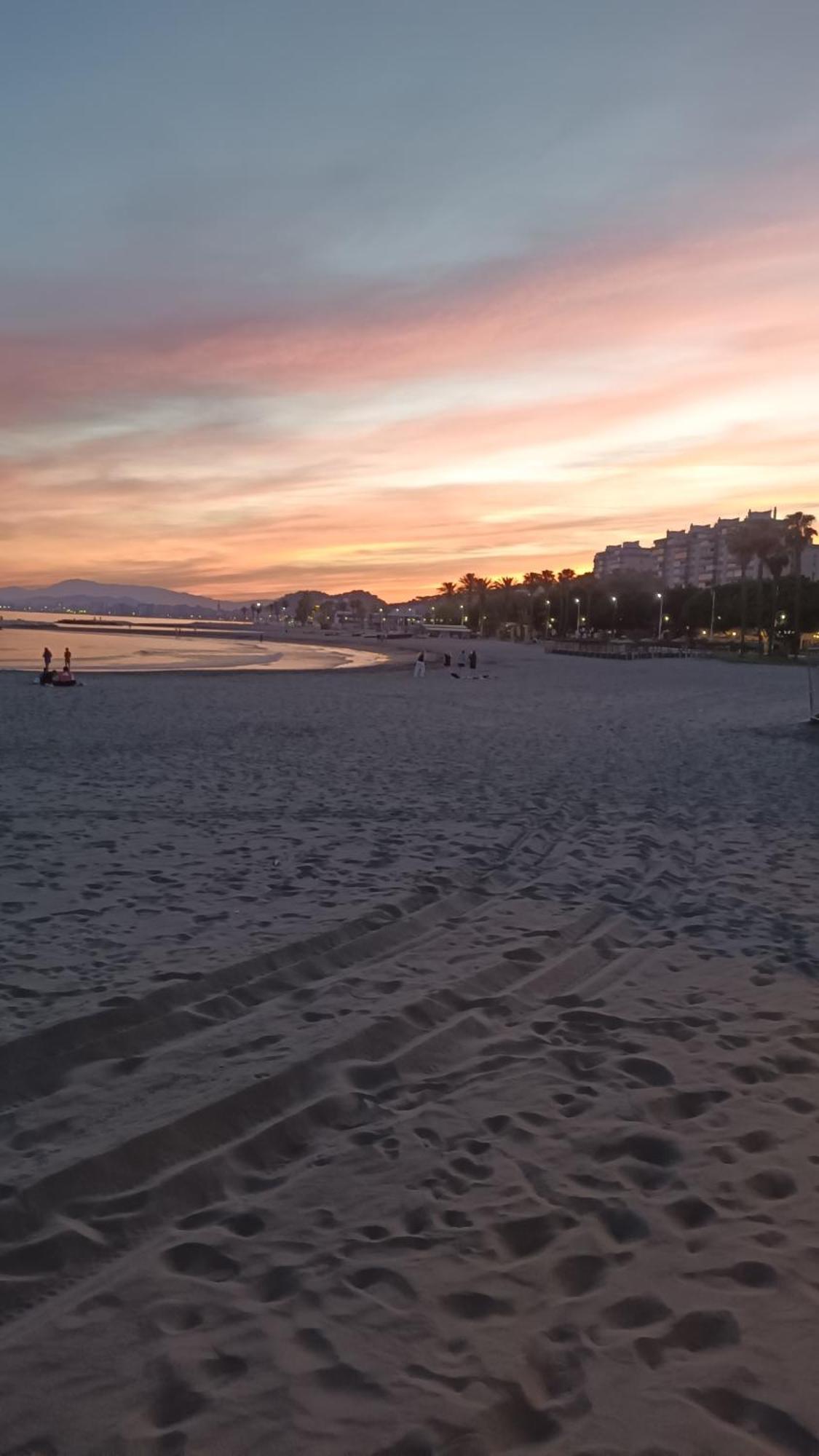 Playa 45, First Line Beach House Malaga Bagian luar foto