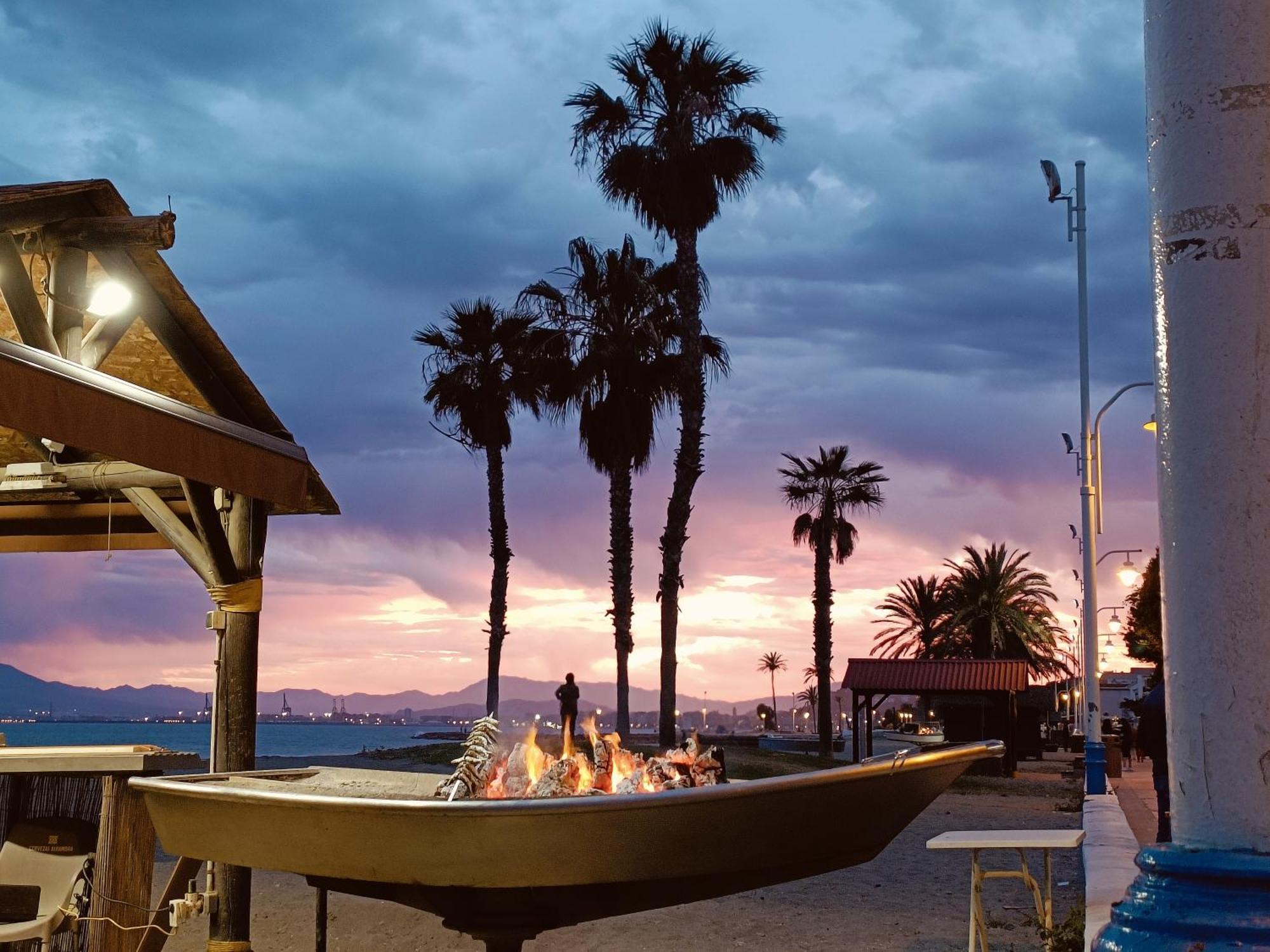 Playa 45, First Line Beach House Malaga Bagian luar foto